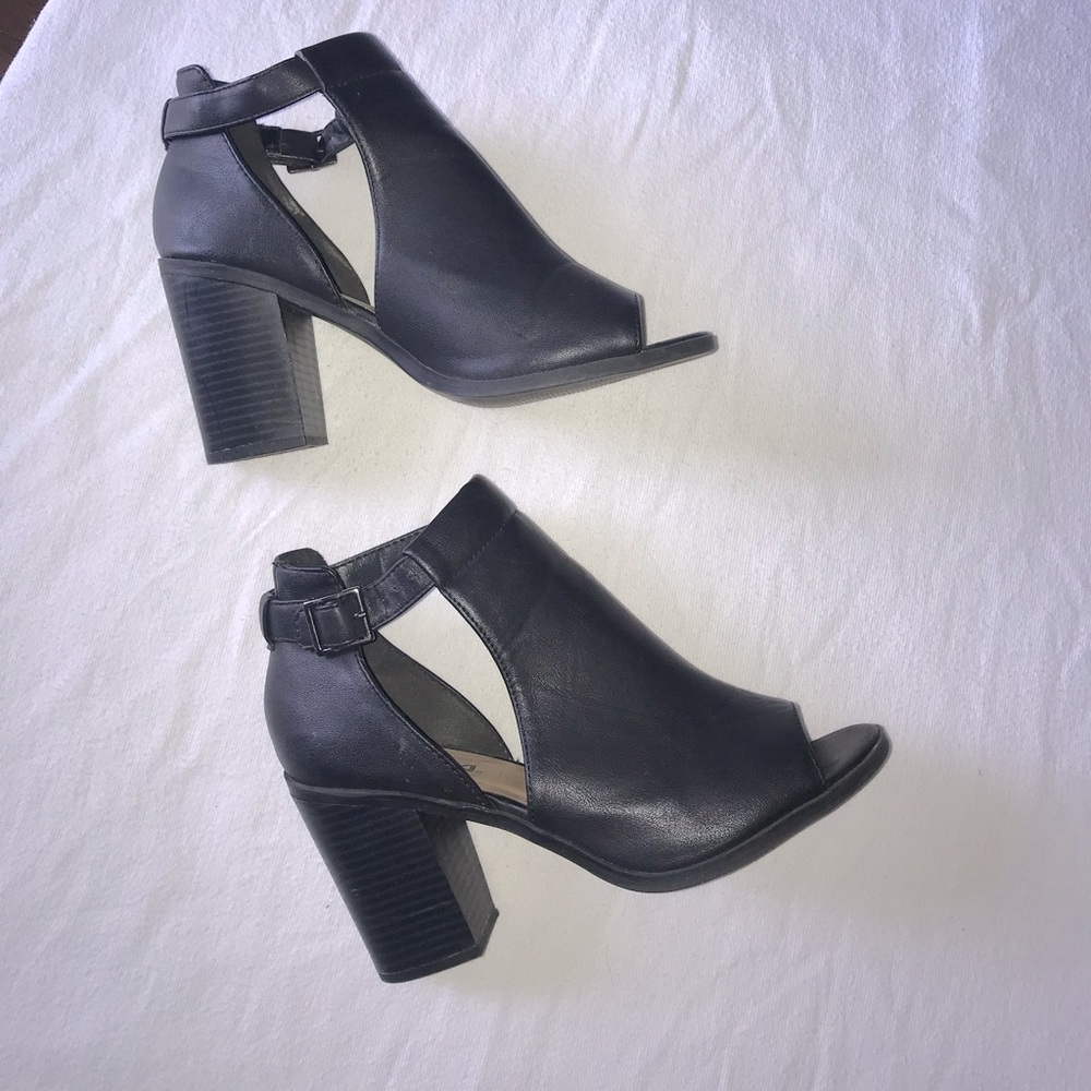 🎄3/$20🎄Soda black sandals